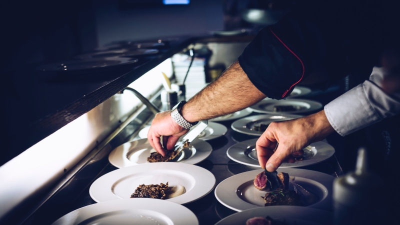 Devenir un employé polyvalent en restauration